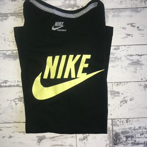 Nike Tops - Nike Slim Fit Logo T Shirt